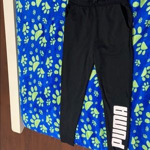 black puma joggers